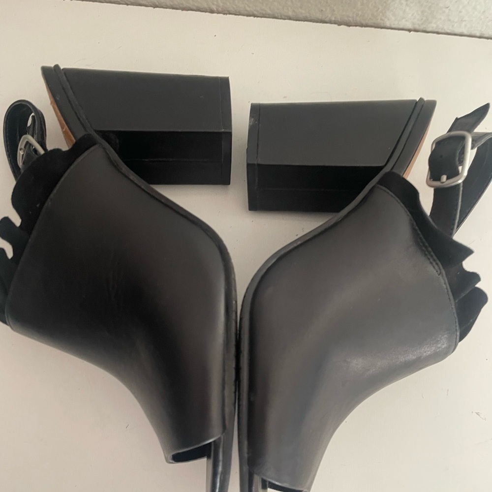 14TH & UNION Black ruffle trim open toe block heel sandal size 9W - Picture 12 of 13